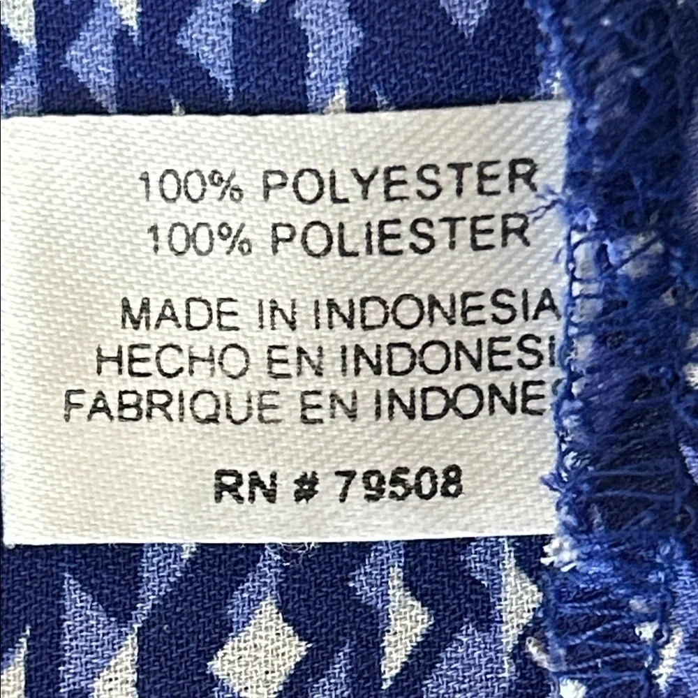 Violet & Claire Blue and White Geometric Blouse - Picture 9 of 10